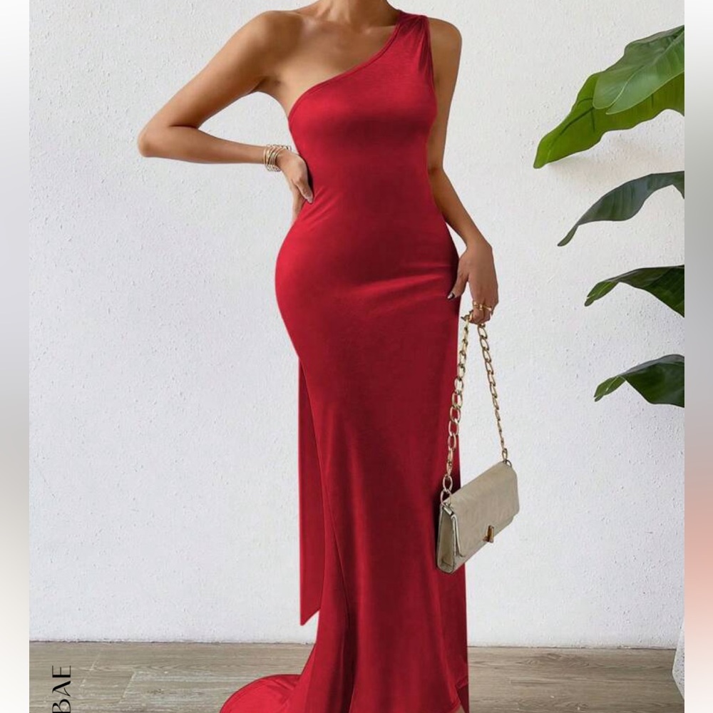 Brand new ordered a bunch of dresses for event so did not need the dress